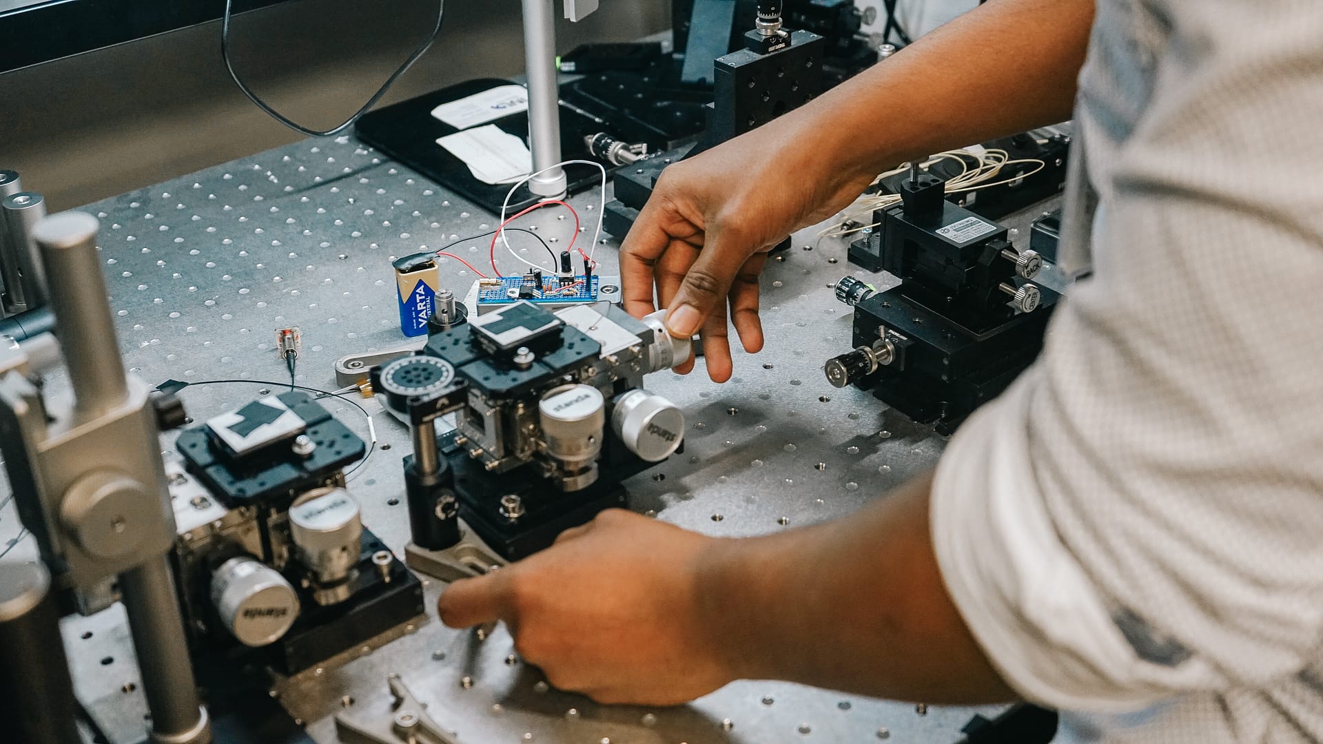 Taking inspiration from the human brain to create a new class of intelligent, light-powered devices