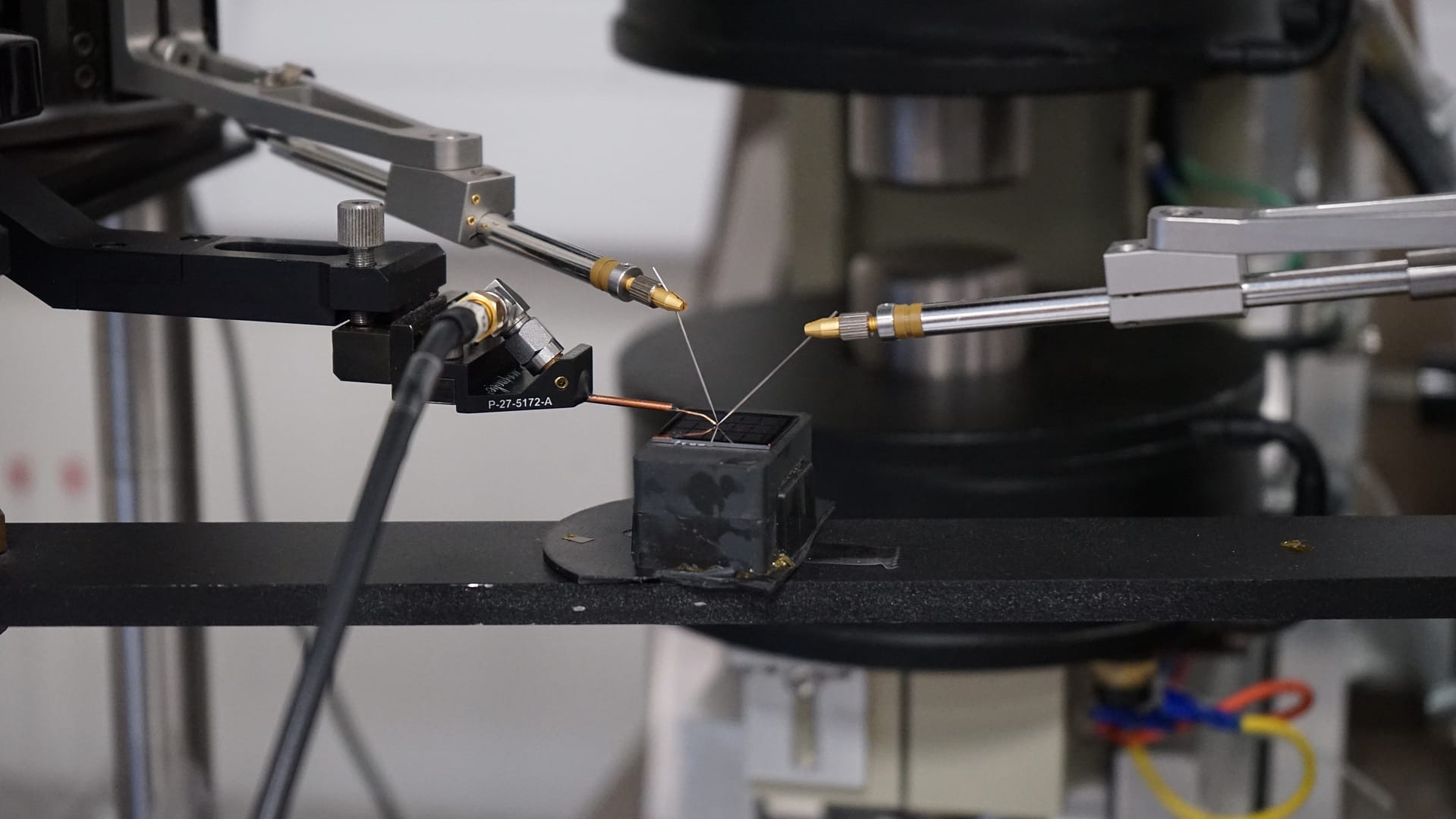 Spin dynamics and Spin Transfer Torque Nano-Oscillators